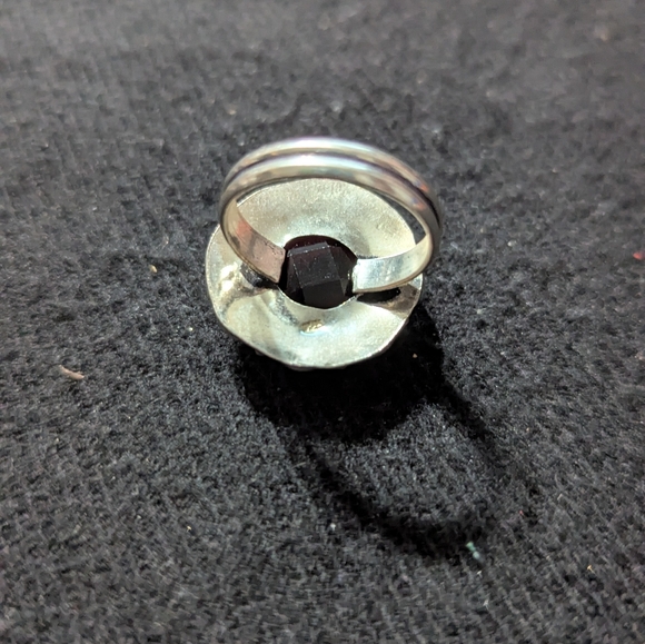 Sterling Silver Red Faceted CZ Round Statement Ring - Size 8.5 - Picture 5 of 7